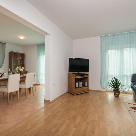 Holiday Home Viola Labin  Luaran gambar