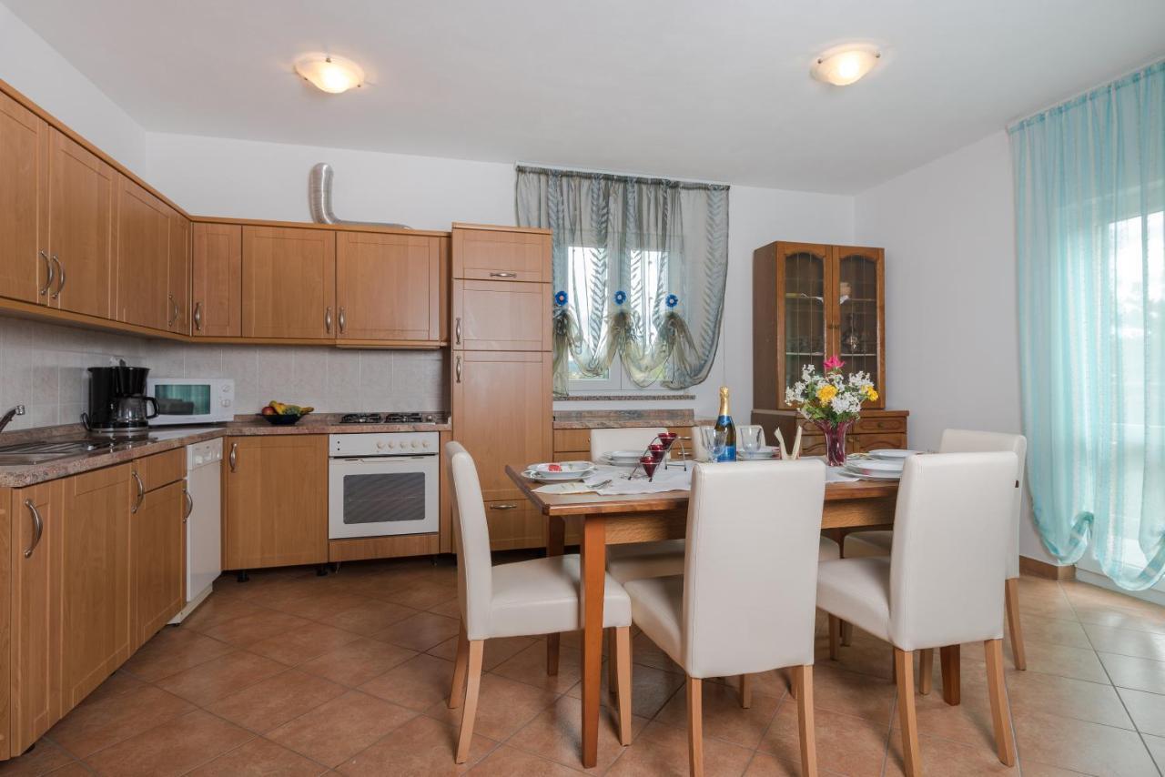Holiday Home Viola Labin  Luaran gambar